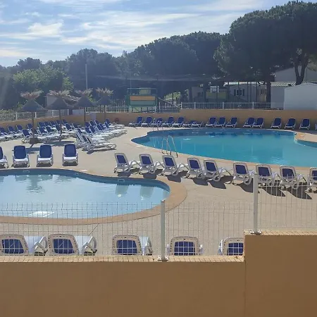 营地 Domaine Residentiel De Plein Air Odalys La Pinede 3*