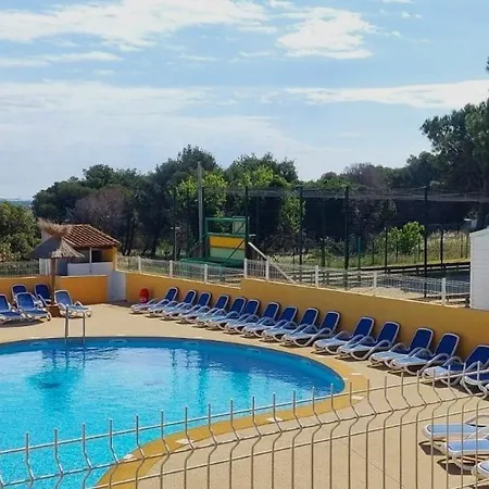 Domaine Residentiel De Plein Air Odalys La Pinede 营地