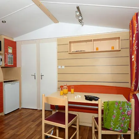 Domaine Residentiel De Plein Air Odalys La Pinede Кемпінг