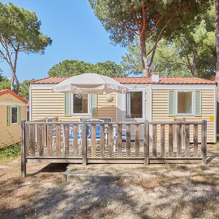 Camping Domaine Résidentiel De Plein Air Odalys La Pinède 3*