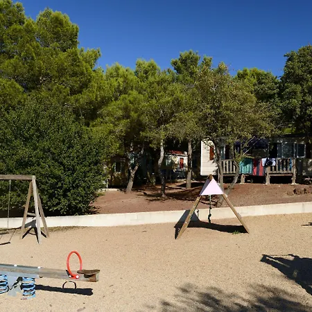 Domaine Residentiel De Plein Air Odalys La Pinede Кемпінг