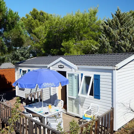 Domaine Residentiel De Plein Air Odalys La Pinede Кемпінг