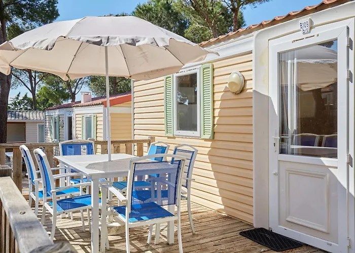 Domaine Residentiel De Plein Air Odalys La Pinede