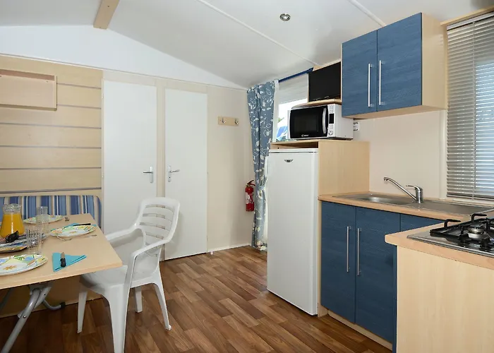 Domaine Residentiel De Plein Air Odalys La Pinede